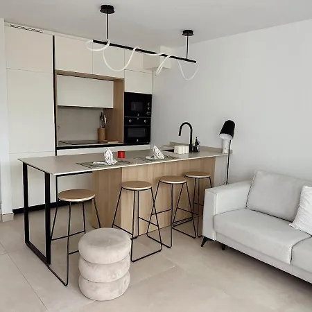 Apartmán Hideaway Bbq, Pool & Walking Distance Beaches *