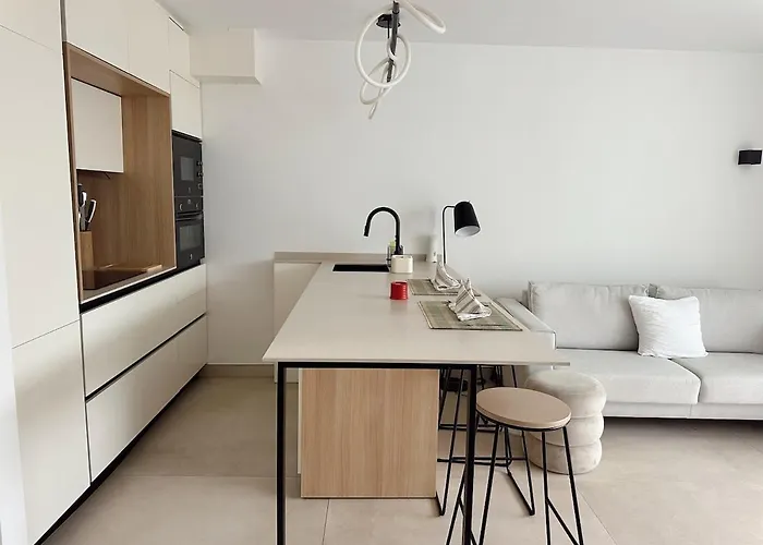 Hideaway Bbq, Pool & Walking Distance Beaches Apartamento Marbella