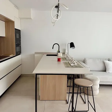 Hideaway Bbq & Walking Distance Beaches Apartment Marbella