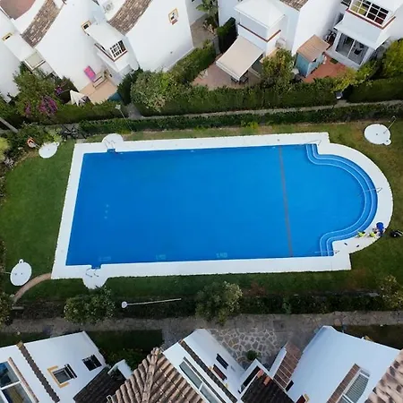 شقة Hideaway Bbq, Pool & Walking Distance Beaches ماربيا