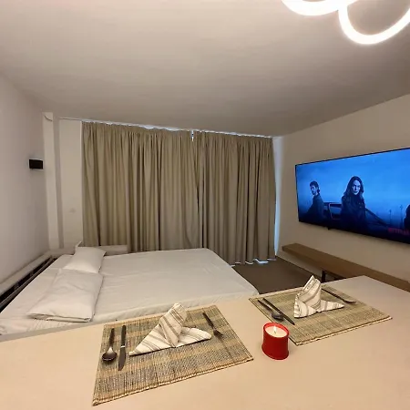 Hideaway Bbq & Walking Distance Beaches Apartment
