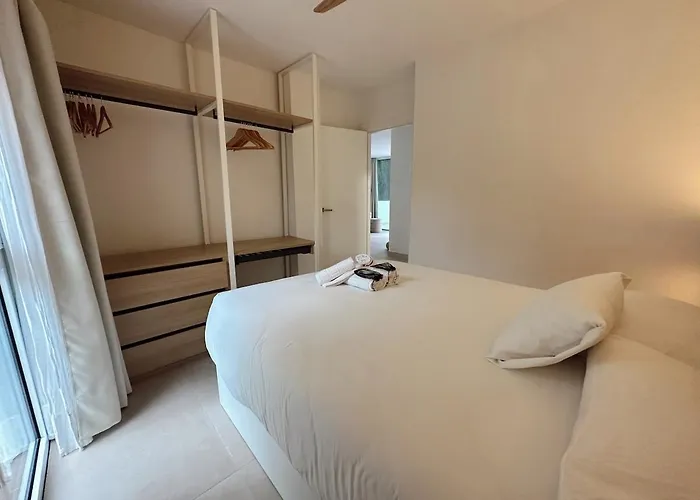 Apartament Hideaway Bbq, Pool & Walking Distance Beaches *