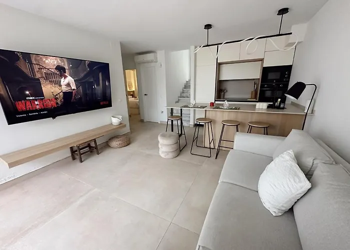 Hideaway Bbq, Pool & Walking Distance Beaches Apartmán *