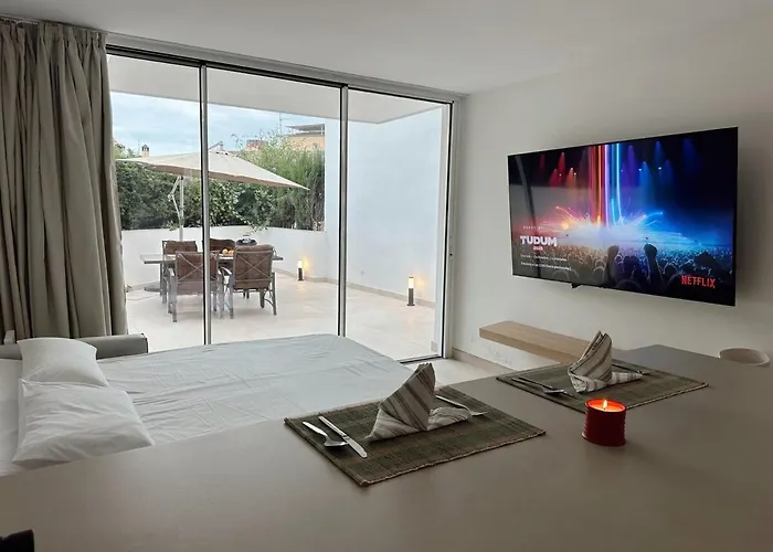 Hideaway Bbq, Pool & Walking Distance Beaches Apartmán *
